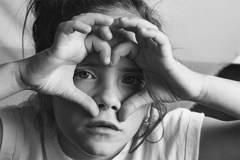 The Close Up Society By Julia Kabelsalat